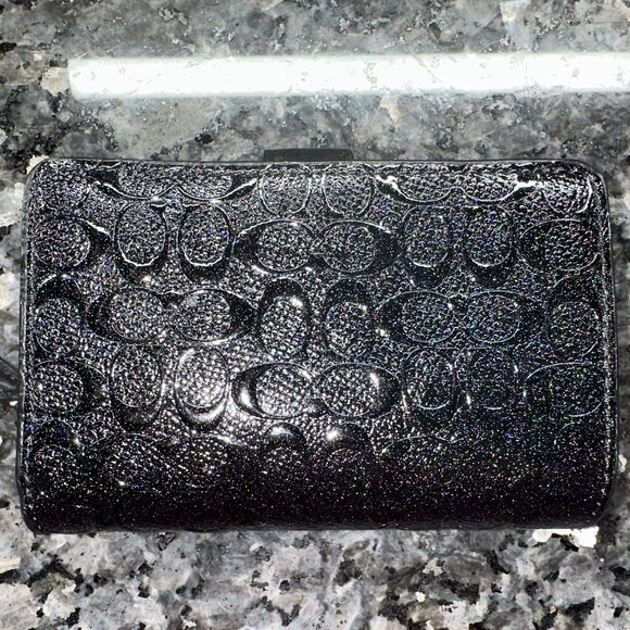 HOLOGRAPHIC COACH MEDIUM CORNER ZIP WALLET IN SIGNATURE EMBOSSED BLACK LEATHER - Picture 3 of 6